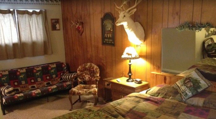 White House Lodging (White House Motel) - Web Listing (newer photo)